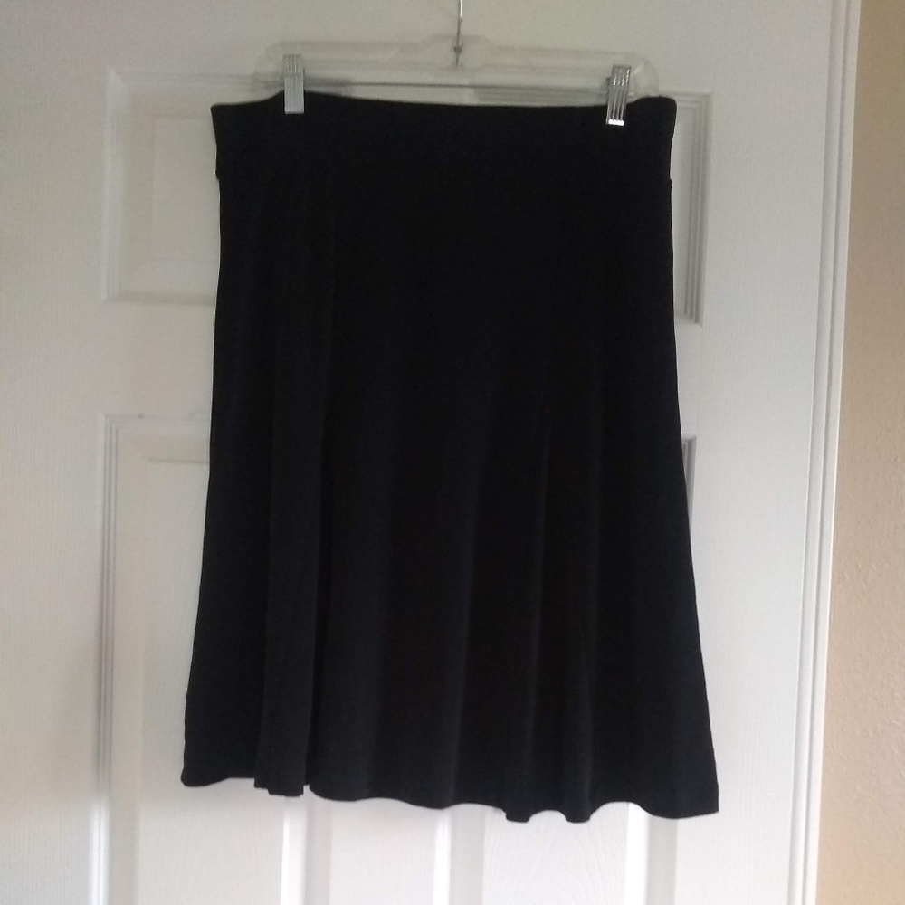 Black A Line Flowy Skirt Size Large
